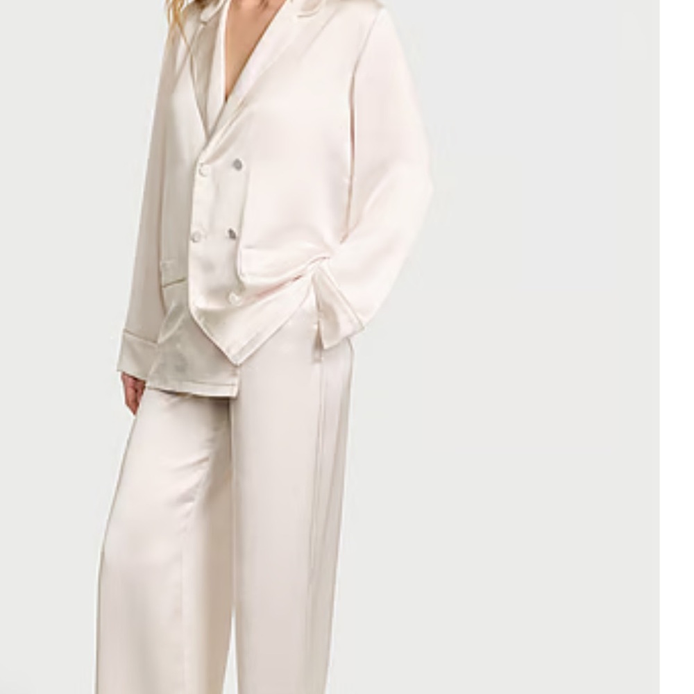 SOLD SOLD SOLD SOLD SOLD 
Victoria's Secret Cream Women's Pajama set